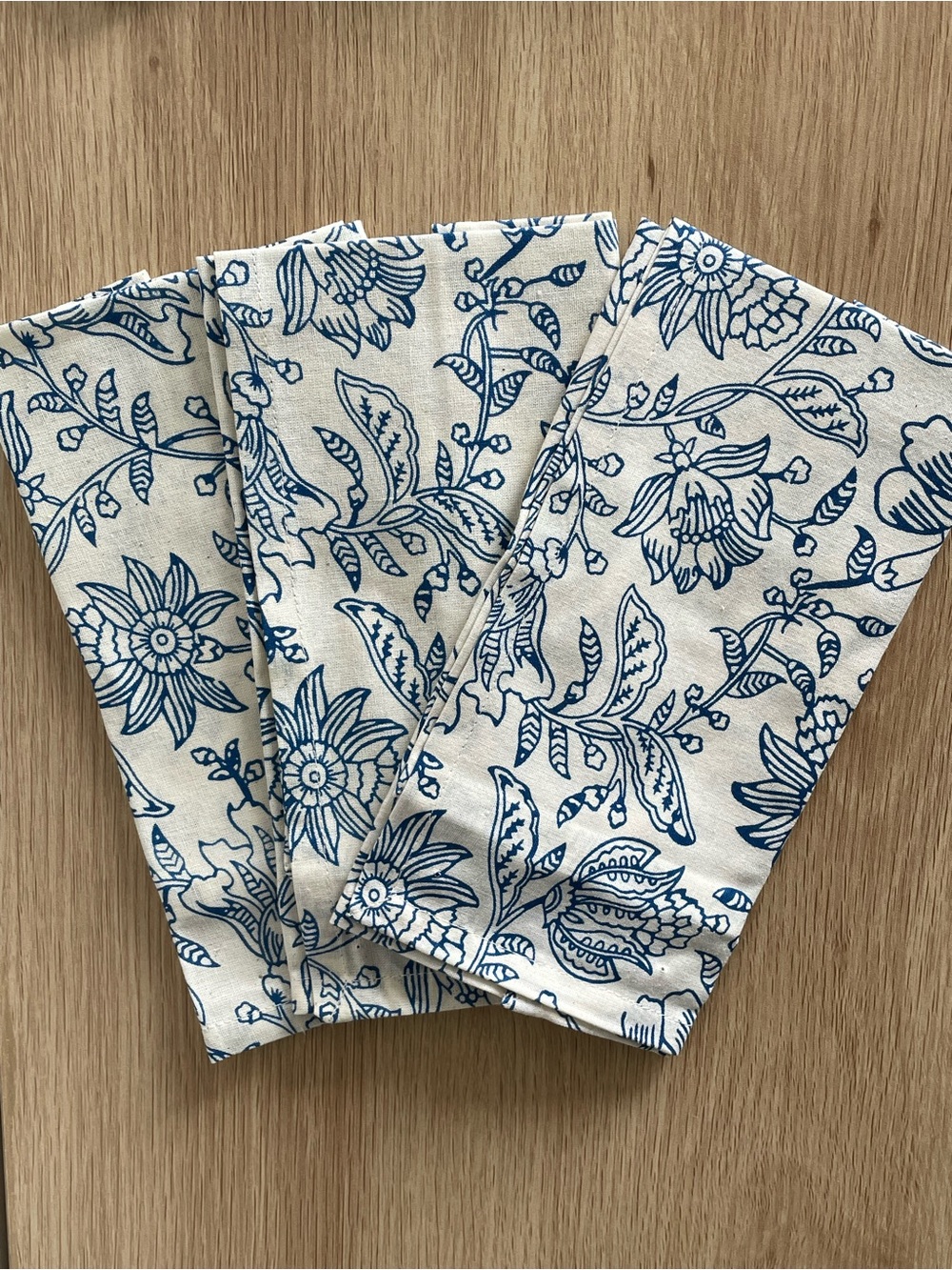 April Cornell cotton cloth napkins square blue white set of 8 cottage tea party